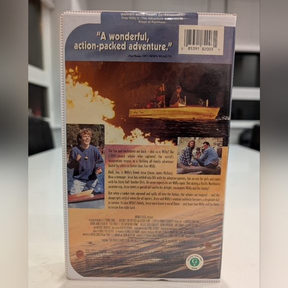 Free Willy 2: The Adventure Home VHS - Picture 2 of 3